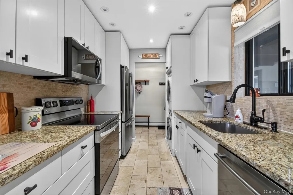 9 Loudon Drive Fishkill NY 12524