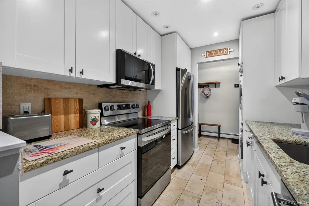 9 Loudon Drive Fishkill NY 12524
