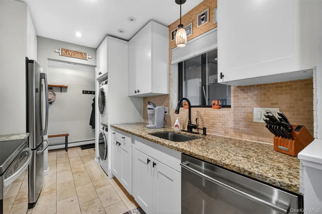 9 Loudon Drive Fishkill NY 12524