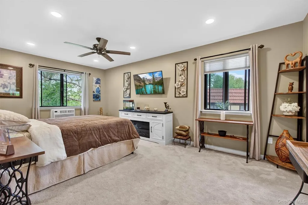 9 Loudon Drive Fishkill NY 12524