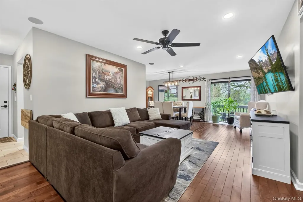 9 Loudon Drive Fishkill NY 12524