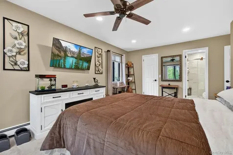 9 Loudon Drive Fishkill NY 12524