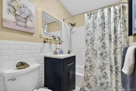9 Loudon Drive Fishkill NY 12524