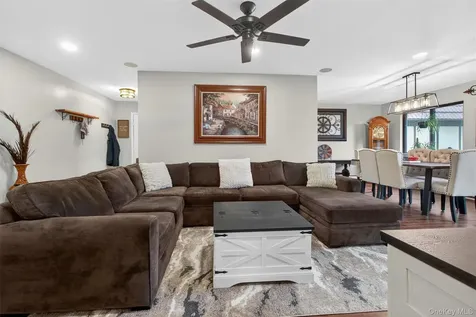 9 Loudon Drive Fishkill NY 12524