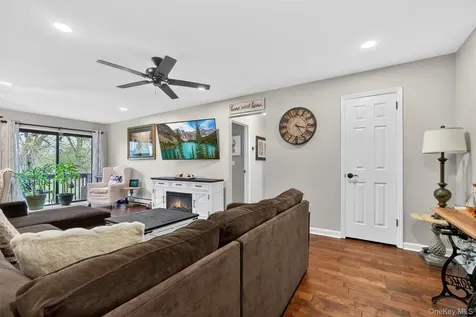 9 Loudon Drive Fishkill NY 12524