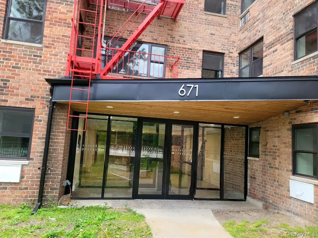 671 Bronx River Road Yonkers NY 10704