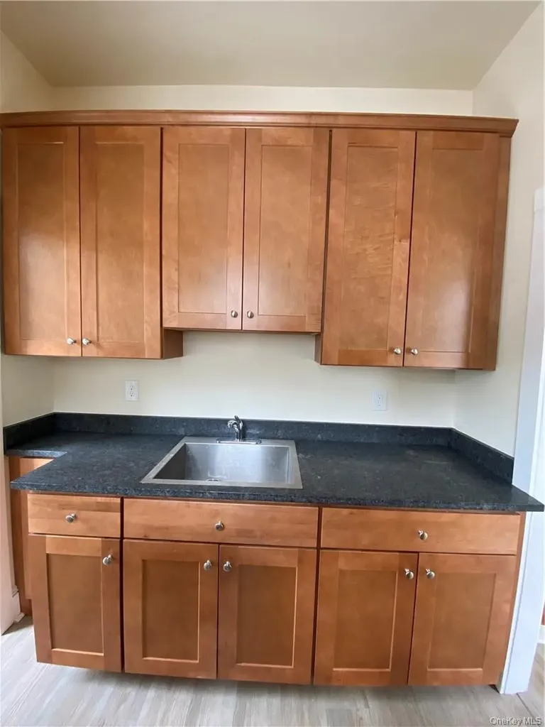 8 Franklin Avenue Pearl River NY 10965