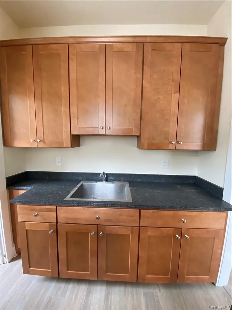 8 Franklin Avenue Pearl River NY 10965