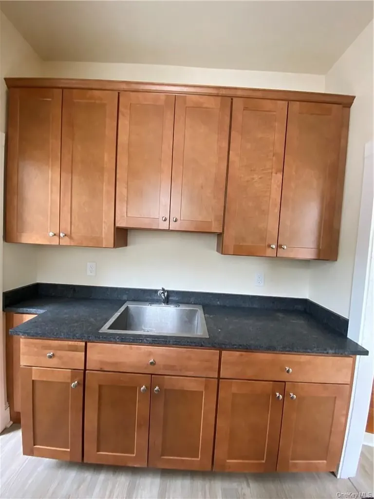 8 Franklin Avenue Pearl River NY 10965