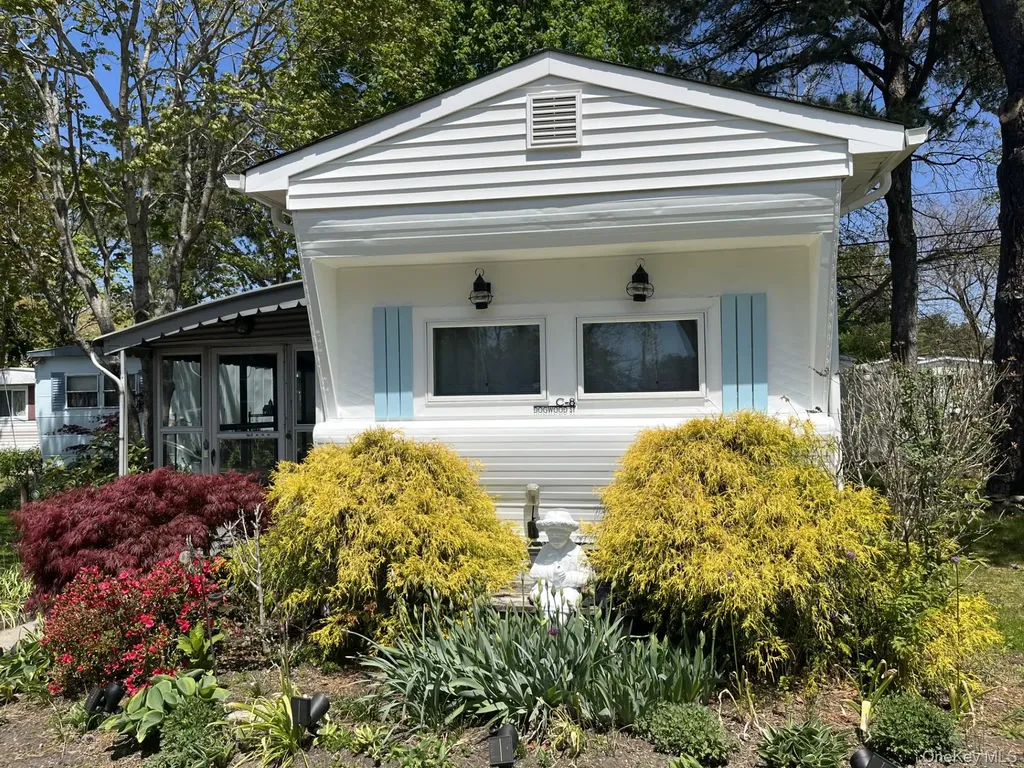 525 Riverleigh Avenue Riverhead NY 11901