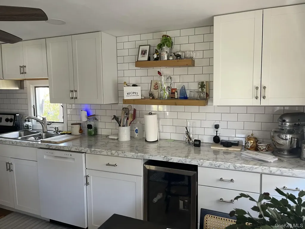 525 Riverleigh Avenue Riverhead NY 11901