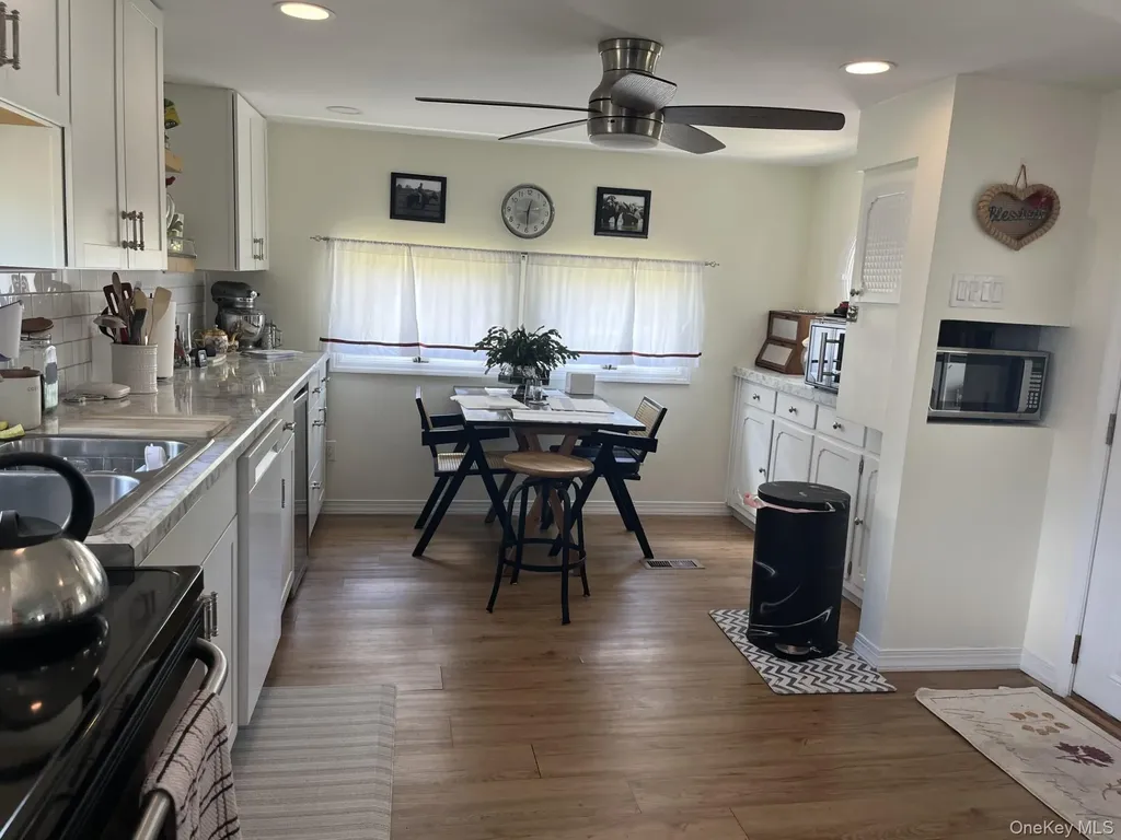 525 Riverleigh Avenue Riverhead NY 11901
