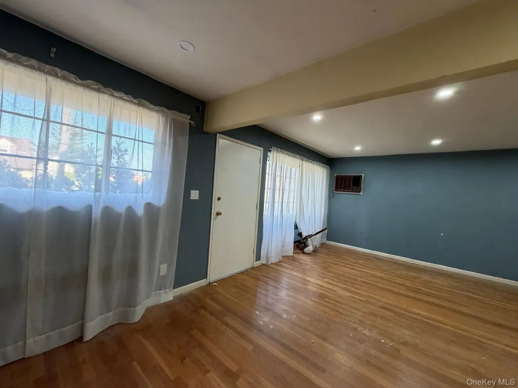 181 Covert Avenue Elmont NY 11003