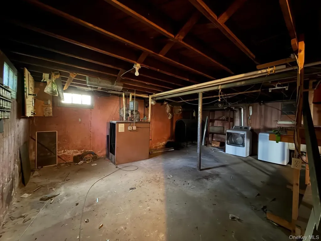 181 Covert Avenue Elmont NY 11003