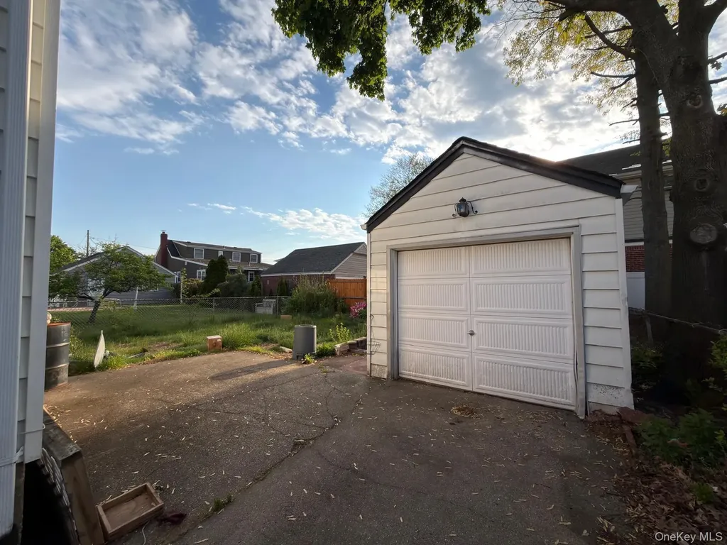 181 Covert Avenue Elmont NY 11003