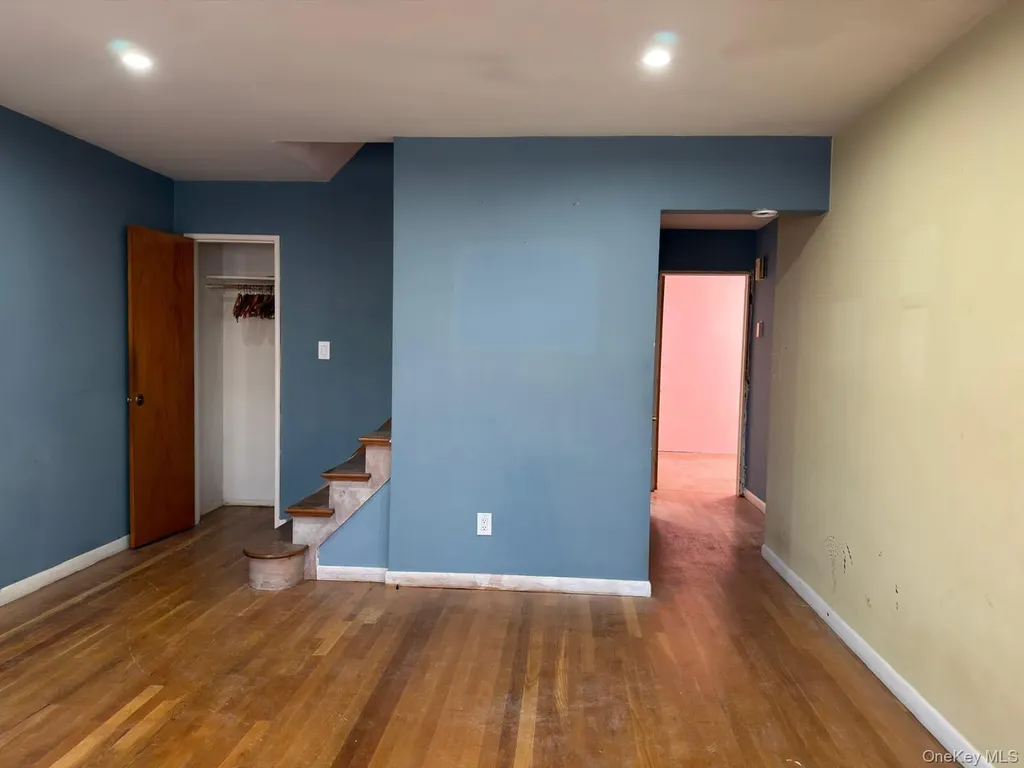 181 Covert Avenue Elmont NY 11003