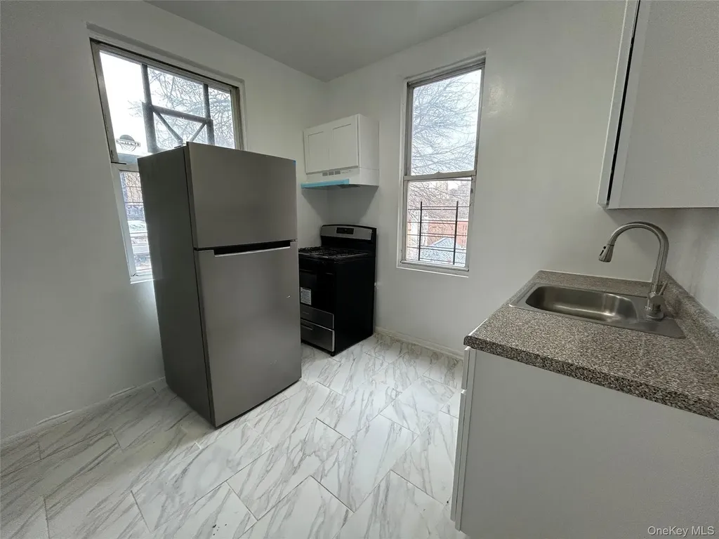 1819 Palisade Place Bronx NY 10453