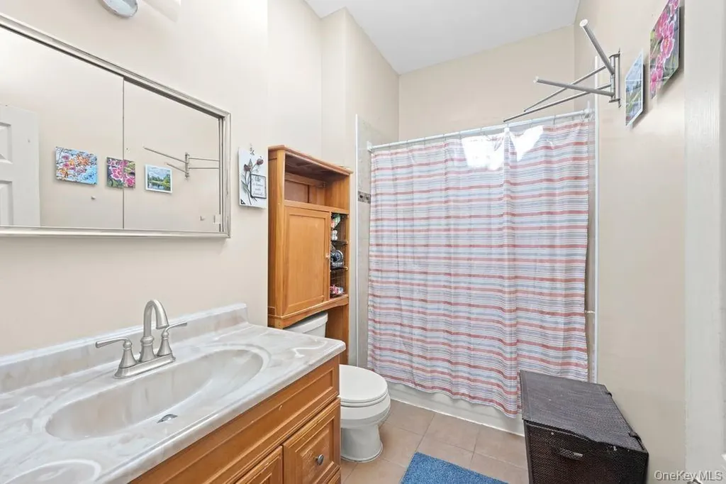 84 Long Pond Lane Staten Island NY 10304
