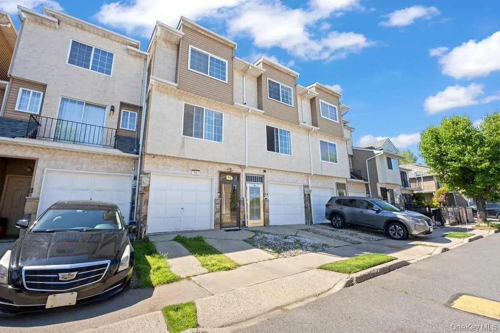 84 Long Pond Lane Staten Island NY 10304