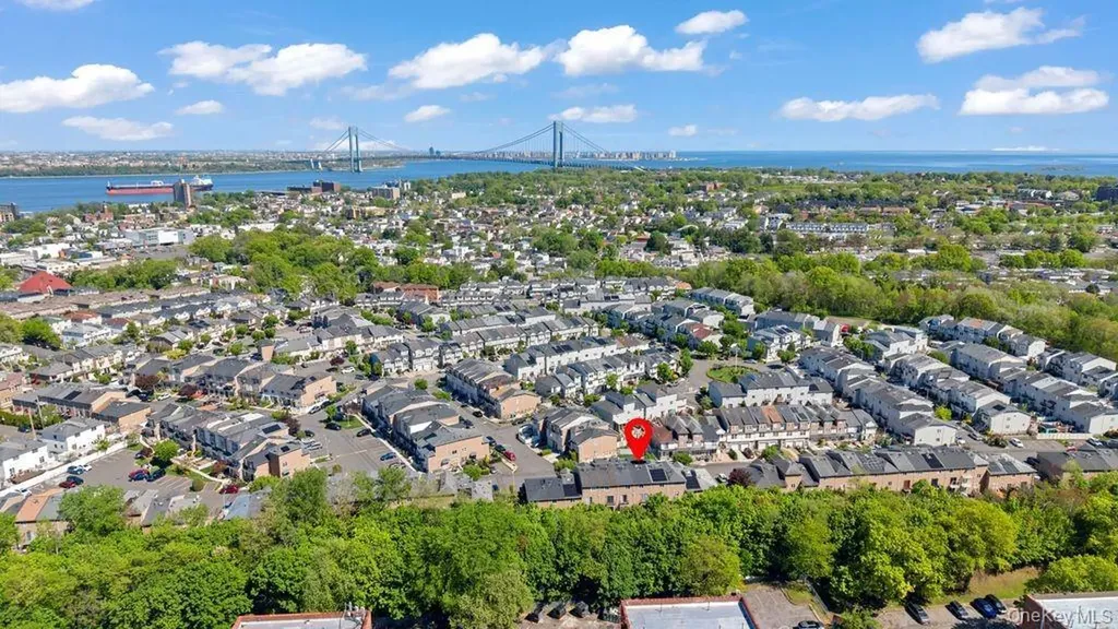 84 Long Pond Lane Staten Island NY 10304