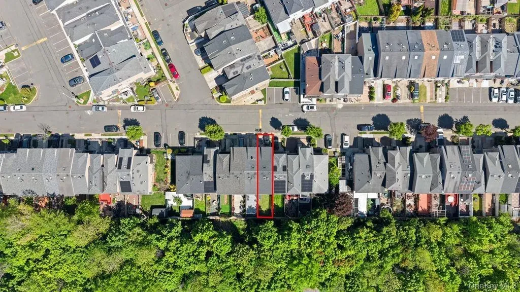 84 Long Pond Lane Staten Island NY 10304