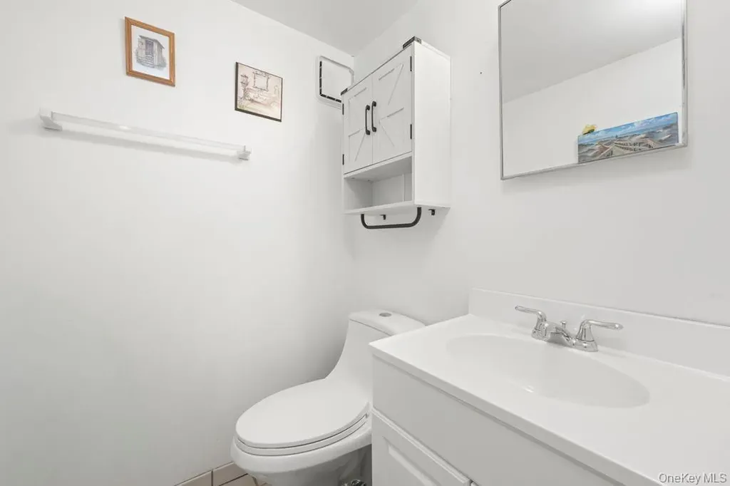 84 Long Pond Lane Staten Island NY 10304