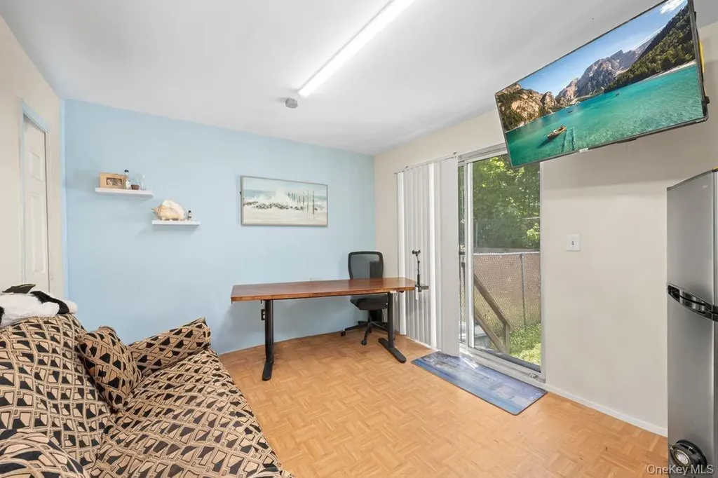 84 Long Pond Lane Staten Island NY 10304