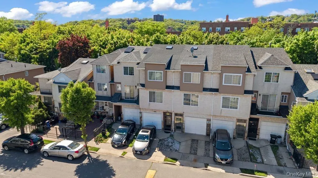 84 Long Pond Lane Staten Island NY 10304