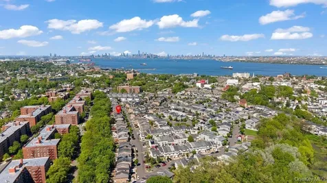 84 Long Pond Lane Staten Island NY 10304
