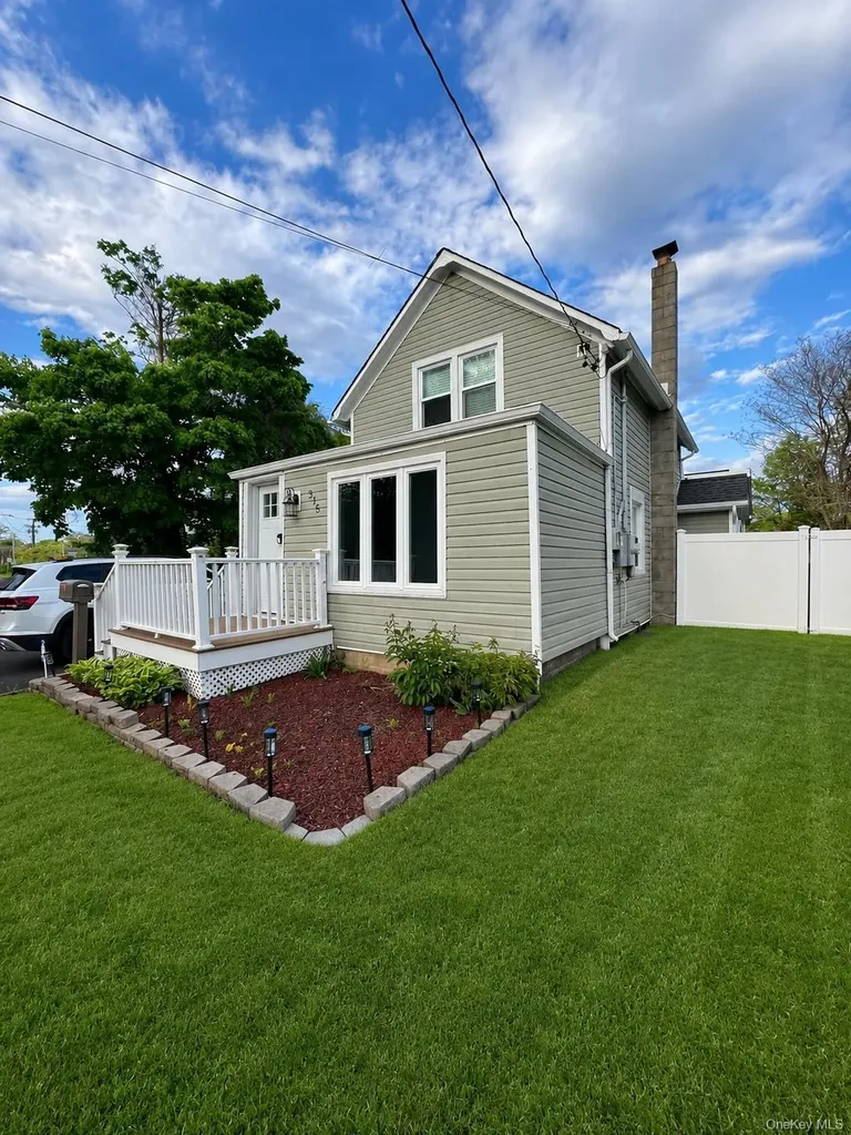 315 Grant Avenue Islip NY 11751