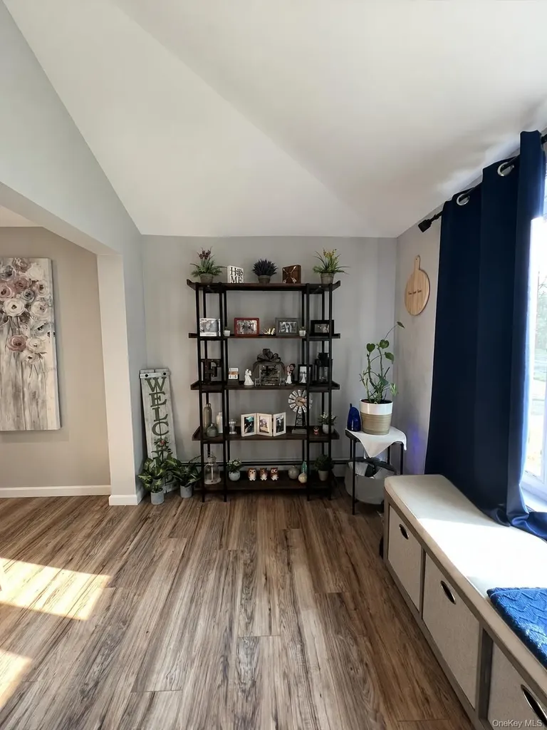 315 Grant Avenue Islip NY 11751