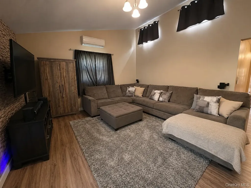 315 Grant Avenue Islip NY 11751