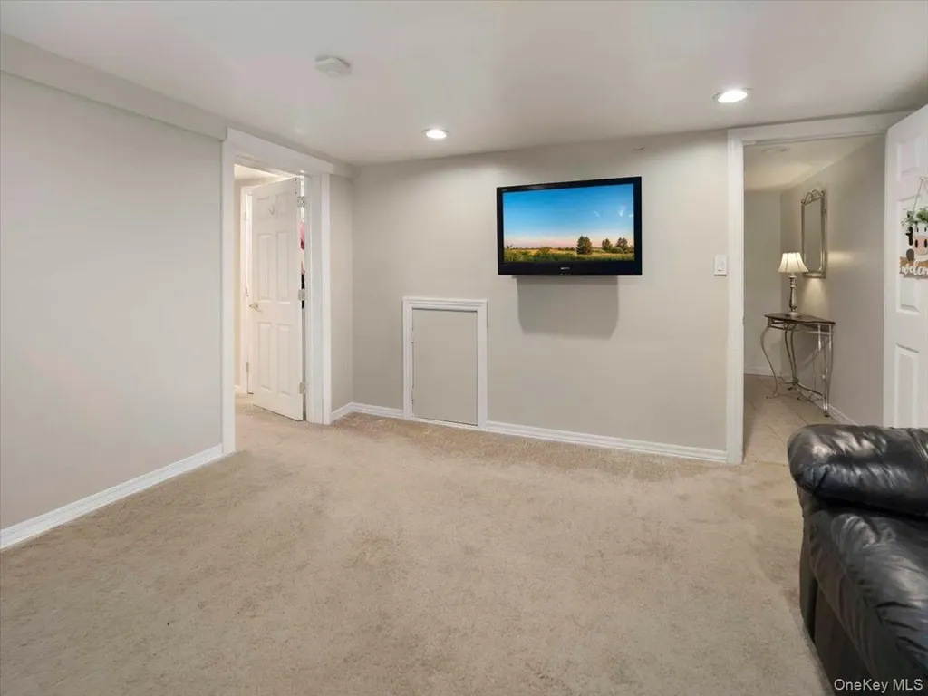16 Will Rogers Lane Nanuet NY 10954