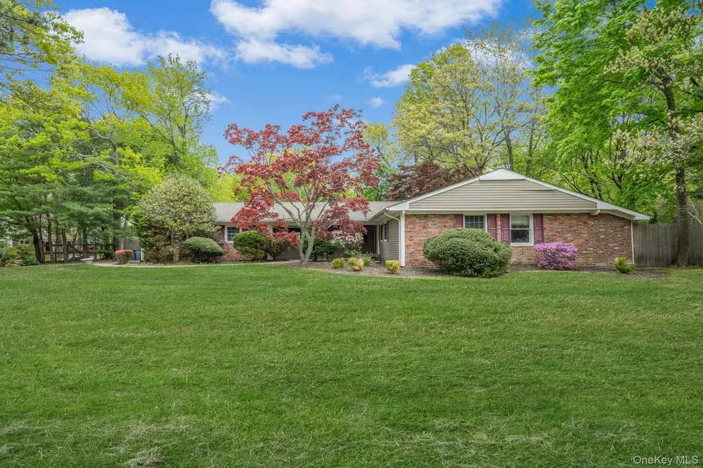 35 Pembrook Drive Stony Brook NY 11790