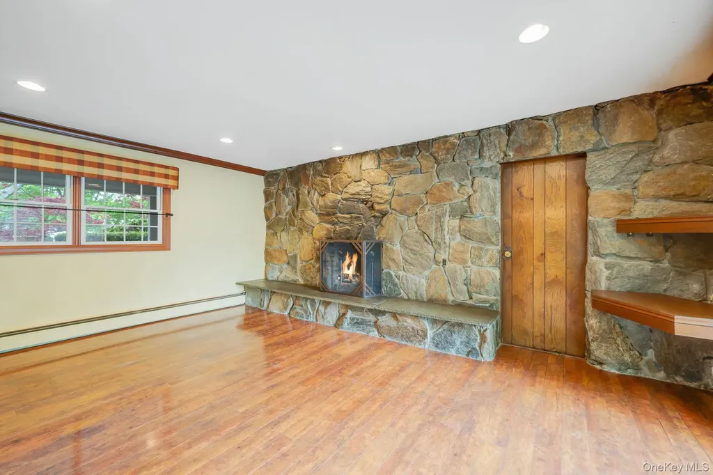 35 Pembrook Drive Stony Brook NY 11790