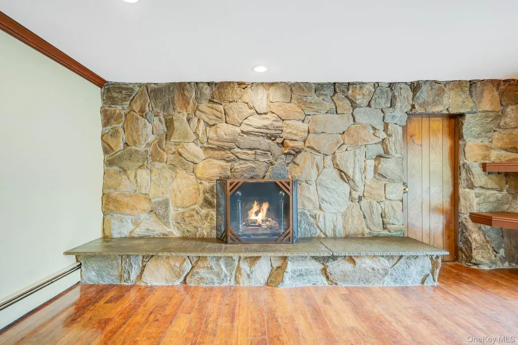 35 Pembrook Drive Stony Brook NY 11790