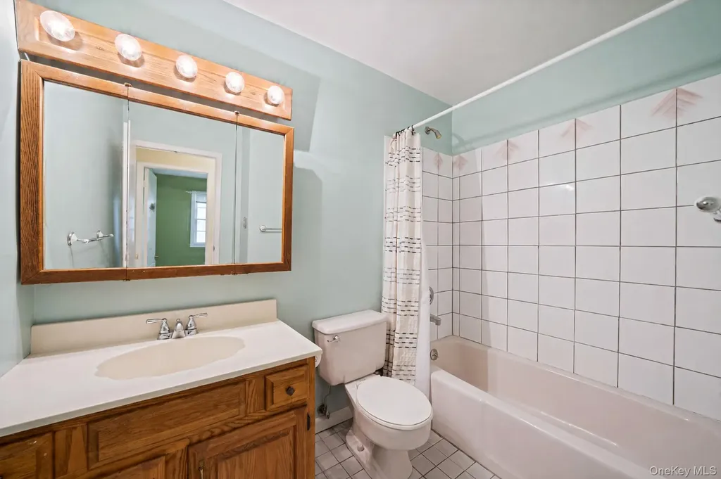 35 Pembrook Drive Stony Brook NY 11790
