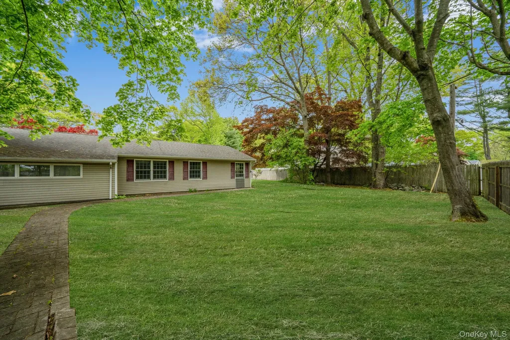 35 Pembrook Drive Stony Brook NY 11790