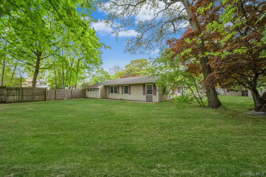 35 Pembrook Drive Stony Brook NY 11790