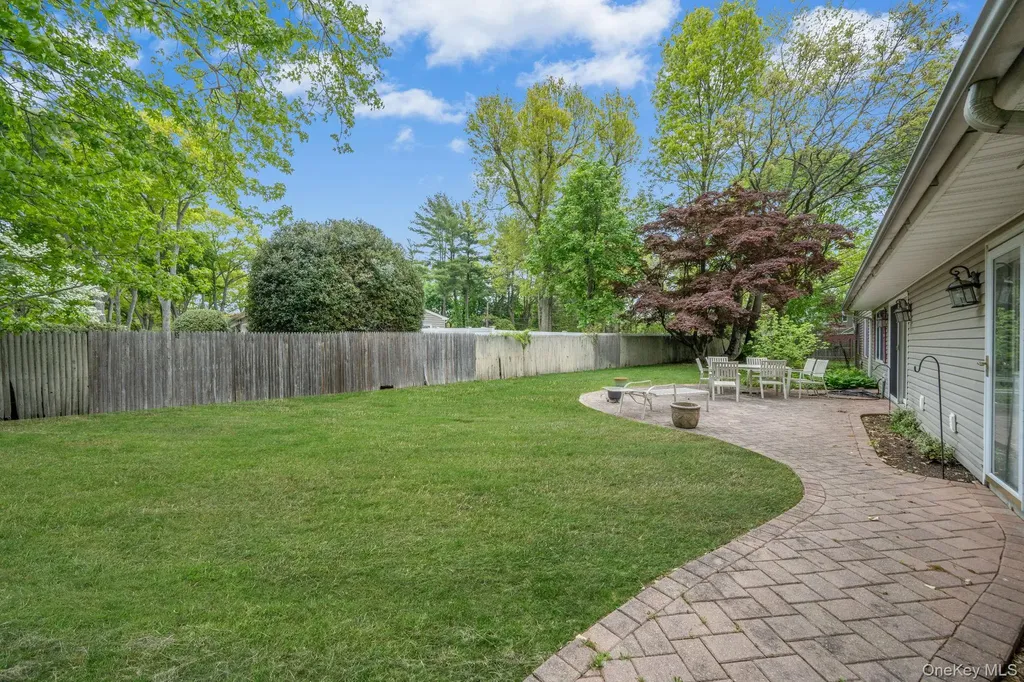 35 Pembrook Drive Stony Brook NY 11790