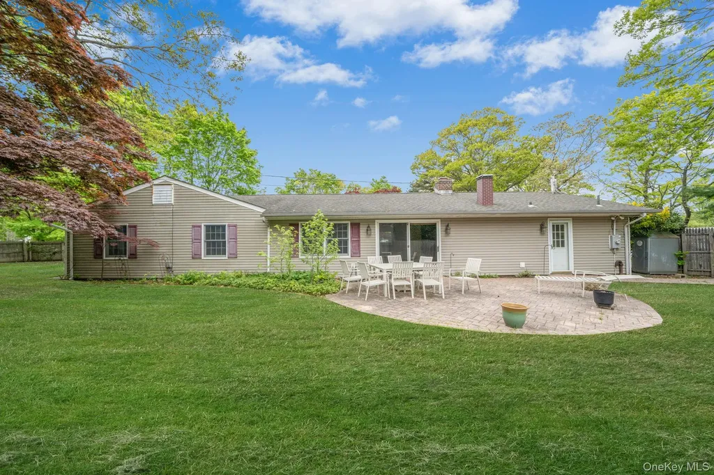 35 Pembrook Drive Stony Brook NY 11790