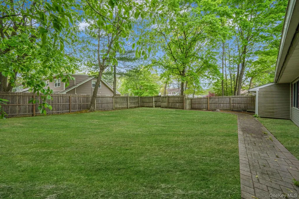 35 Pembrook Drive Stony Brook NY 11790