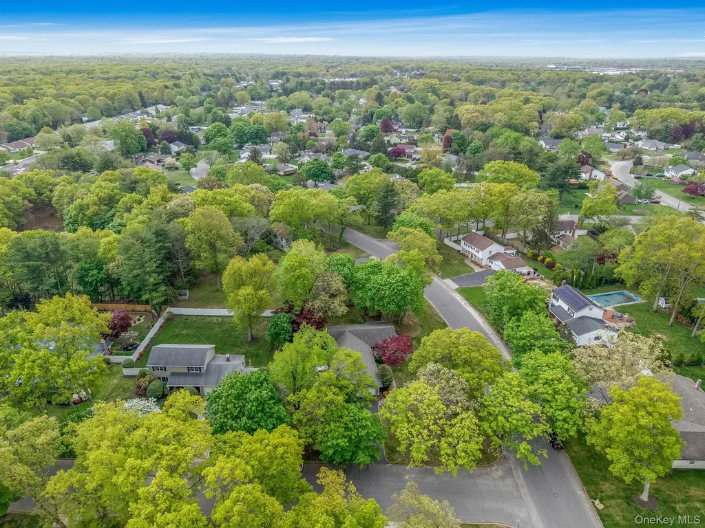 35 Pembrook Drive Stony Brook NY 11790