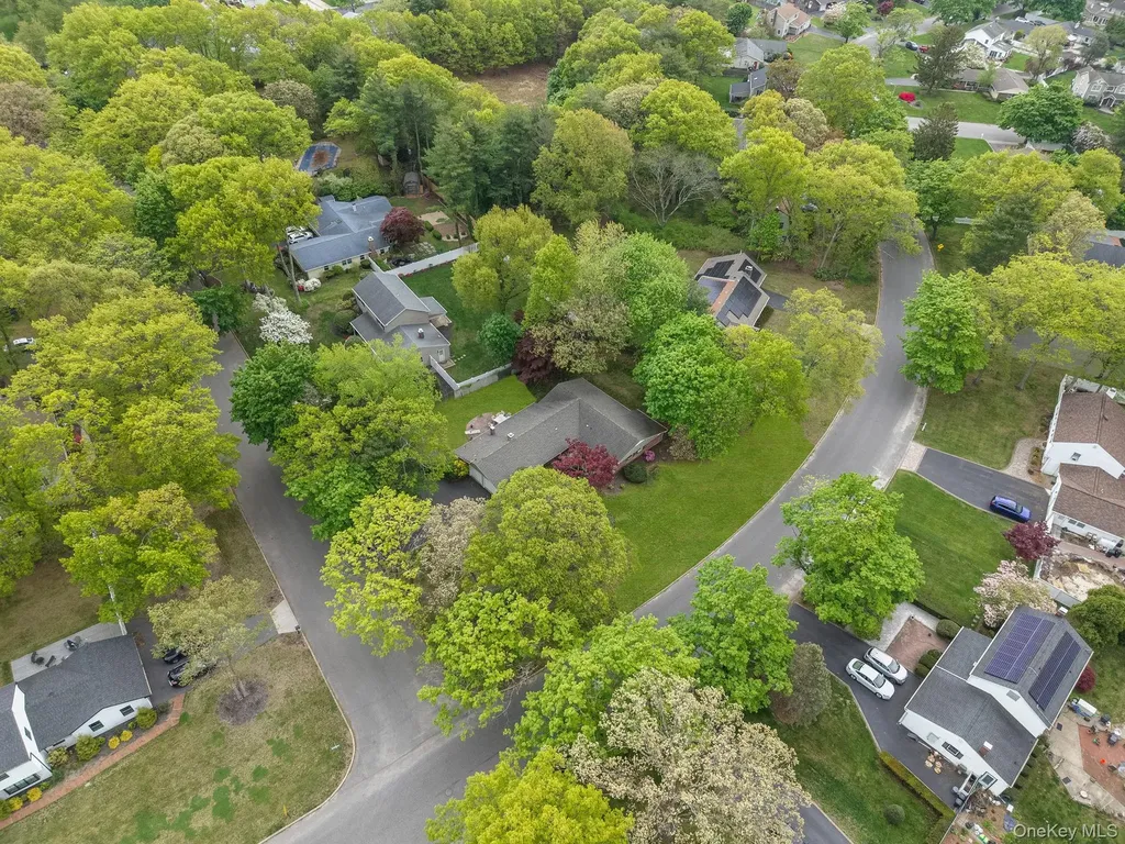 35 Pembrook Drive Stony Brook NY 11790