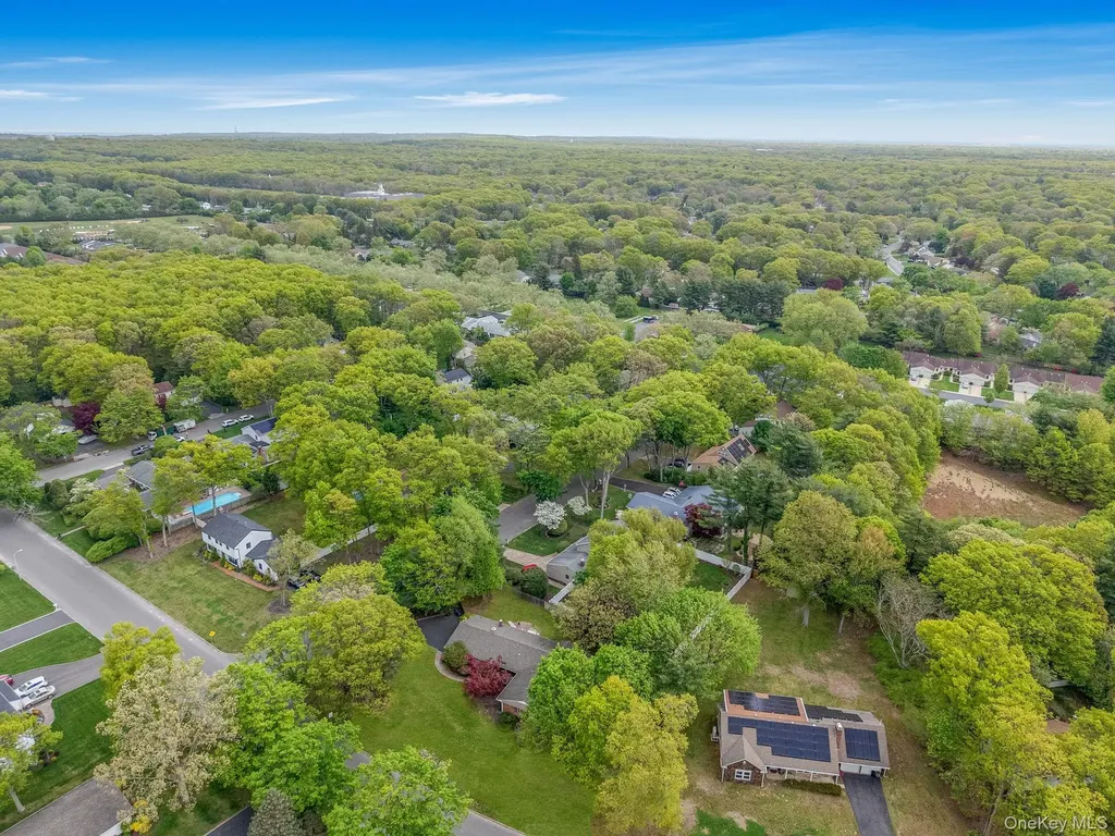 35 Pembrook Drive Stony Brook NY 11790