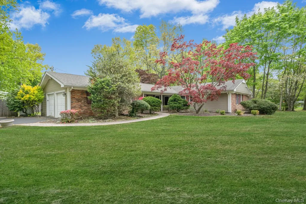 35 Pembrook Drive Stony Brook NY 11790