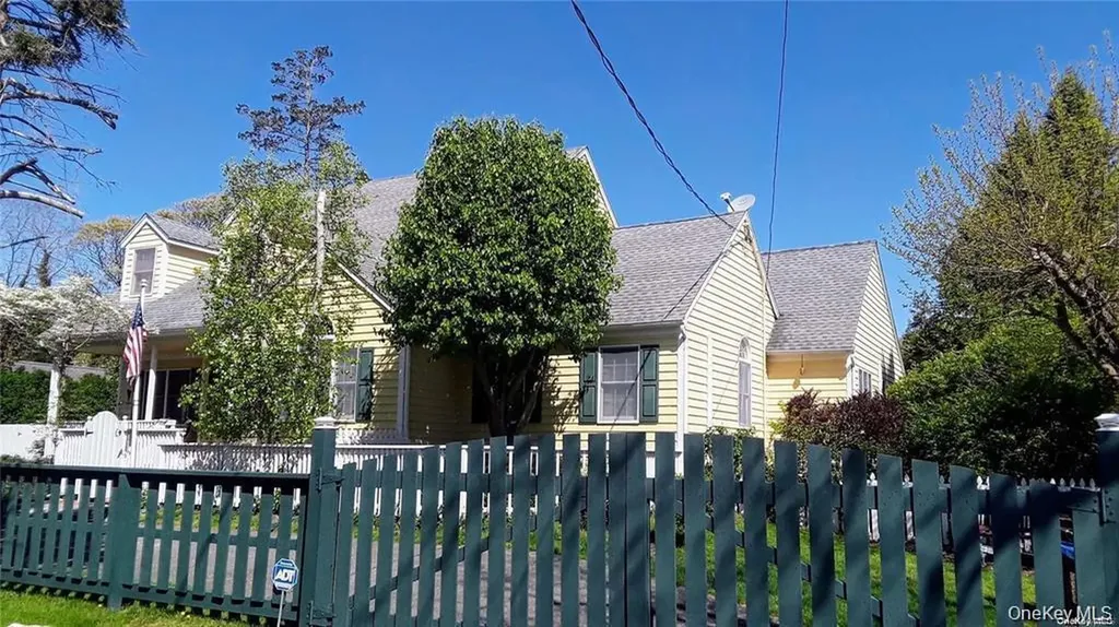 10 Phyllis Road Mastic Beach NY 11951