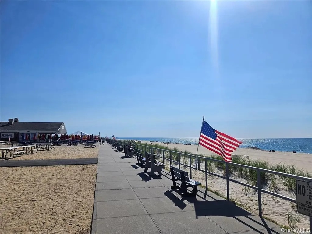 10 Phyllis Road Mastic Beach NY 11951