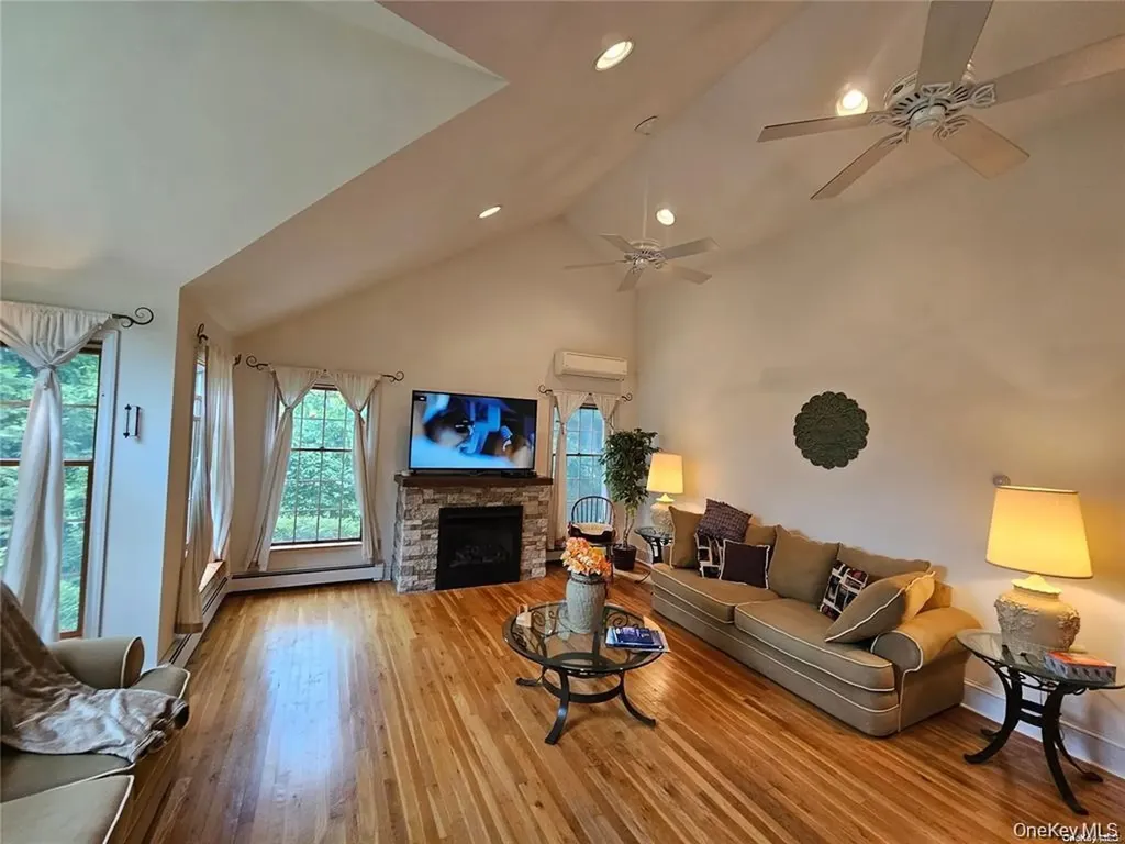 10 Phyllis Road Mastic Beach NY 11951