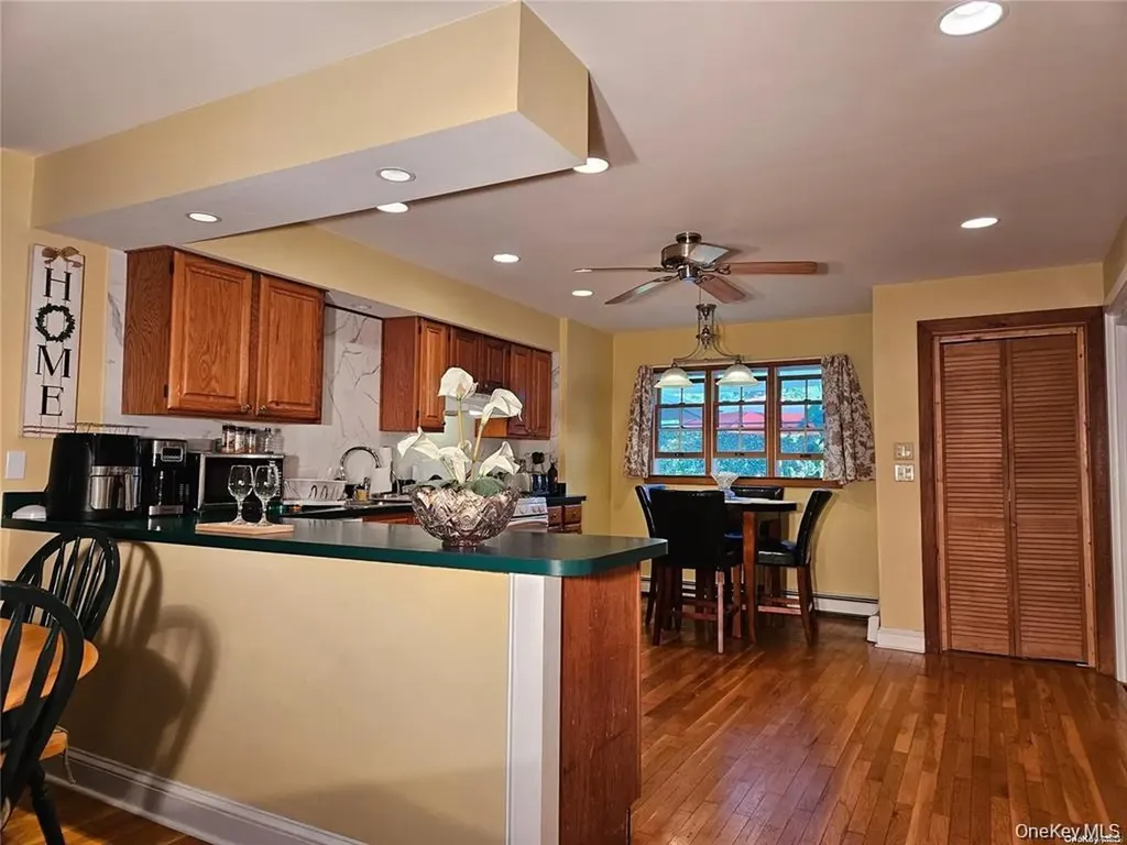 10 Phyllis Road Mastic Beach NY 11951